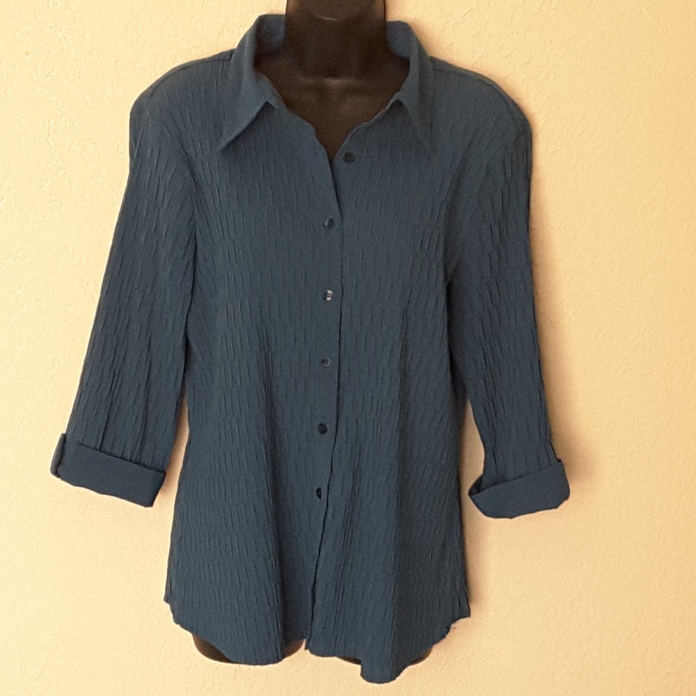 Beautiful emerald green blouse!